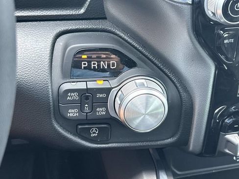 Used 2025 RAM 1500 Laramie w/ Sport Appearance Package AWD/4WD image 32