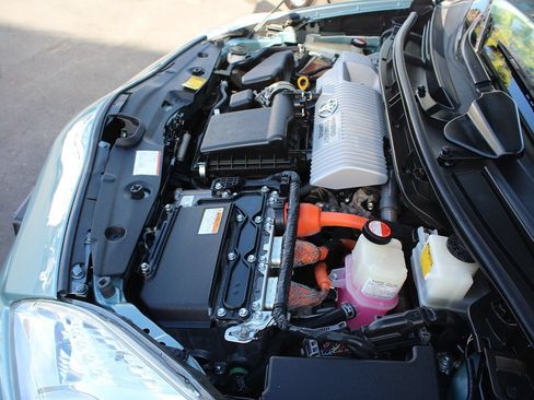Used 2015 Toyota Prius Four FWD image 29