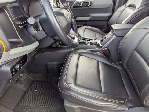 Used 2023 Ford Bronco Badlands image 29