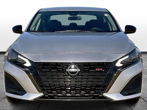 Used 2024 Nissan Altima 2.5 SR image 3