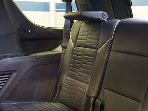 Used 2023 Cadillac Escalade Sport Platinum w/ LPO, ONYX Package AWD/4WD image 28