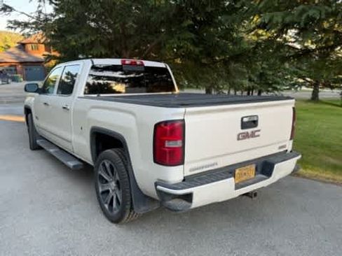 Used 2014 GMC Sierra 1500 SLT w/ All-Terrain Package AWD/4WD image 3