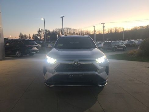 Used 2023 Toyota RAV4 SE image 2