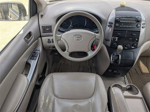 Used 2008 Toyota Sienna LE image 16
