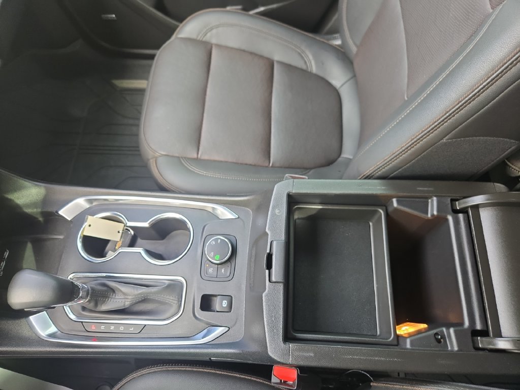 Used 2023 Chevrolet Traverse High Country w/ LPO, Floor Liner Package AWD/4WD image 26