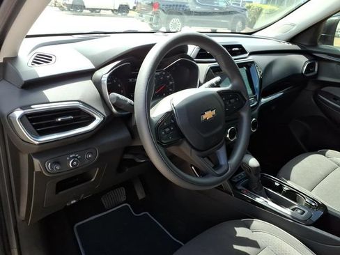 Used 2023 Chevrolet TrailBlazer LT w/ Convenience Package FWD image 19
