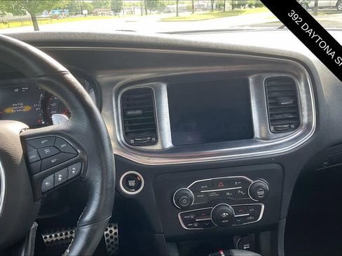 Used 2017 Dodge Charger R/T RWD image 6