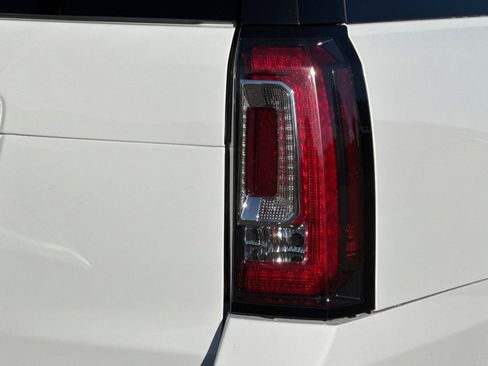 Used 2020 GMC Yukon XL Denali w/ Denali Premium Package AWD/4WD image 36