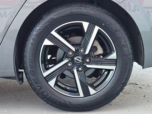 Used 2024 Nissan Sentra SV FWD image 28