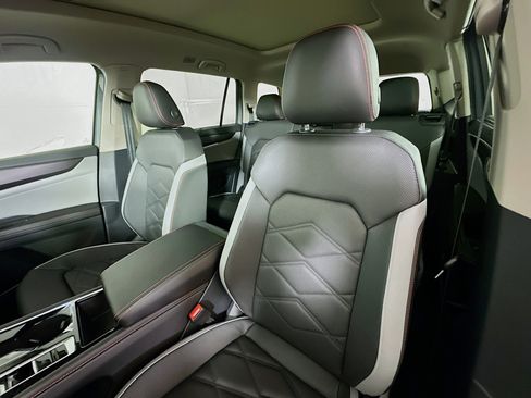 New 2026 Volkswagen Atlas Peak Edition AWD/4WD image 19
