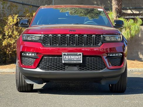 New 2025 Jeep Grand Cherokee Limited w/ Black Appearance Package AWD/4WD image 8
