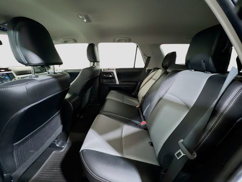 Used 2022 Toyota 4Runner SR5 Premium image 17