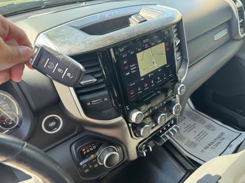 Used 2019 RAM 1500 Big Horn AWD/4WD image 11