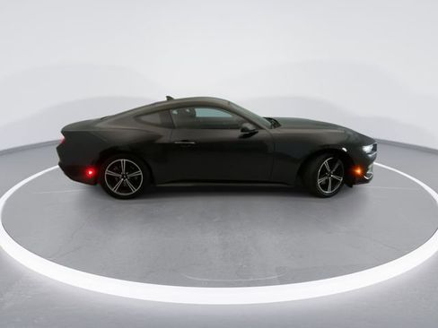 Used 2024 Ford Mustang Coupe RWD image 7