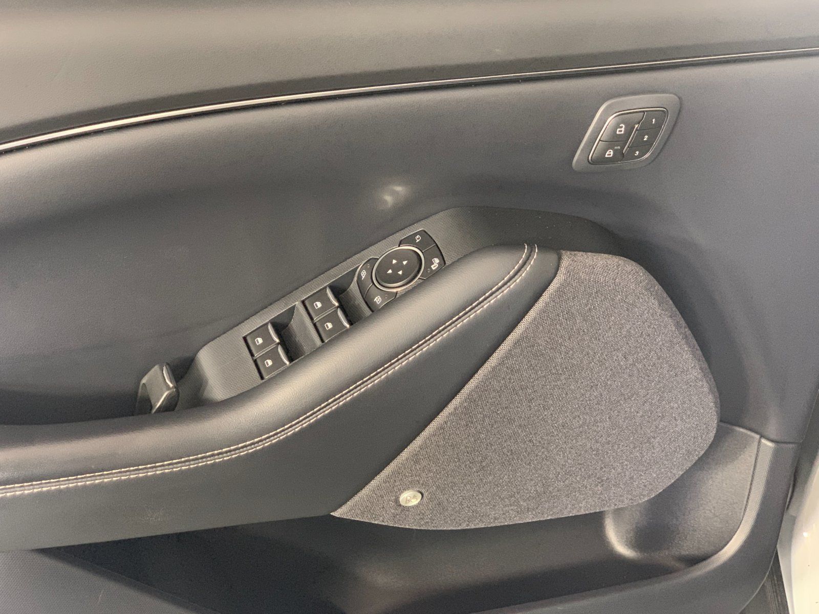 Used 2022 Ford Mustang Mach-E Premium RWD image 14