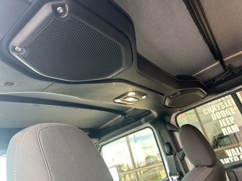 Used 2021 Jeep Wrangler Unlimited Sport AWD/4WD image 11