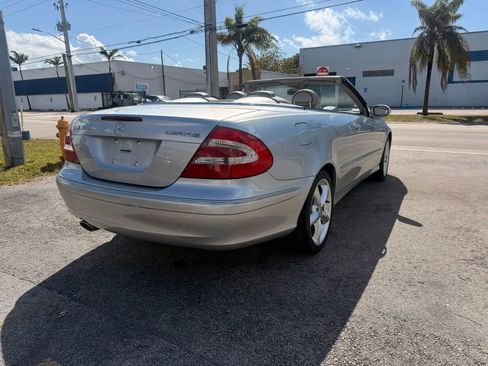 Used 2005 Mercedes-Benz CLK 320 Cabriolet image 11