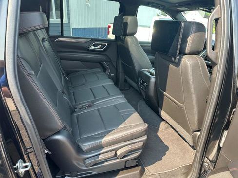 Used 2021 Chevrolet Suburban RST AWD/4WD image 15