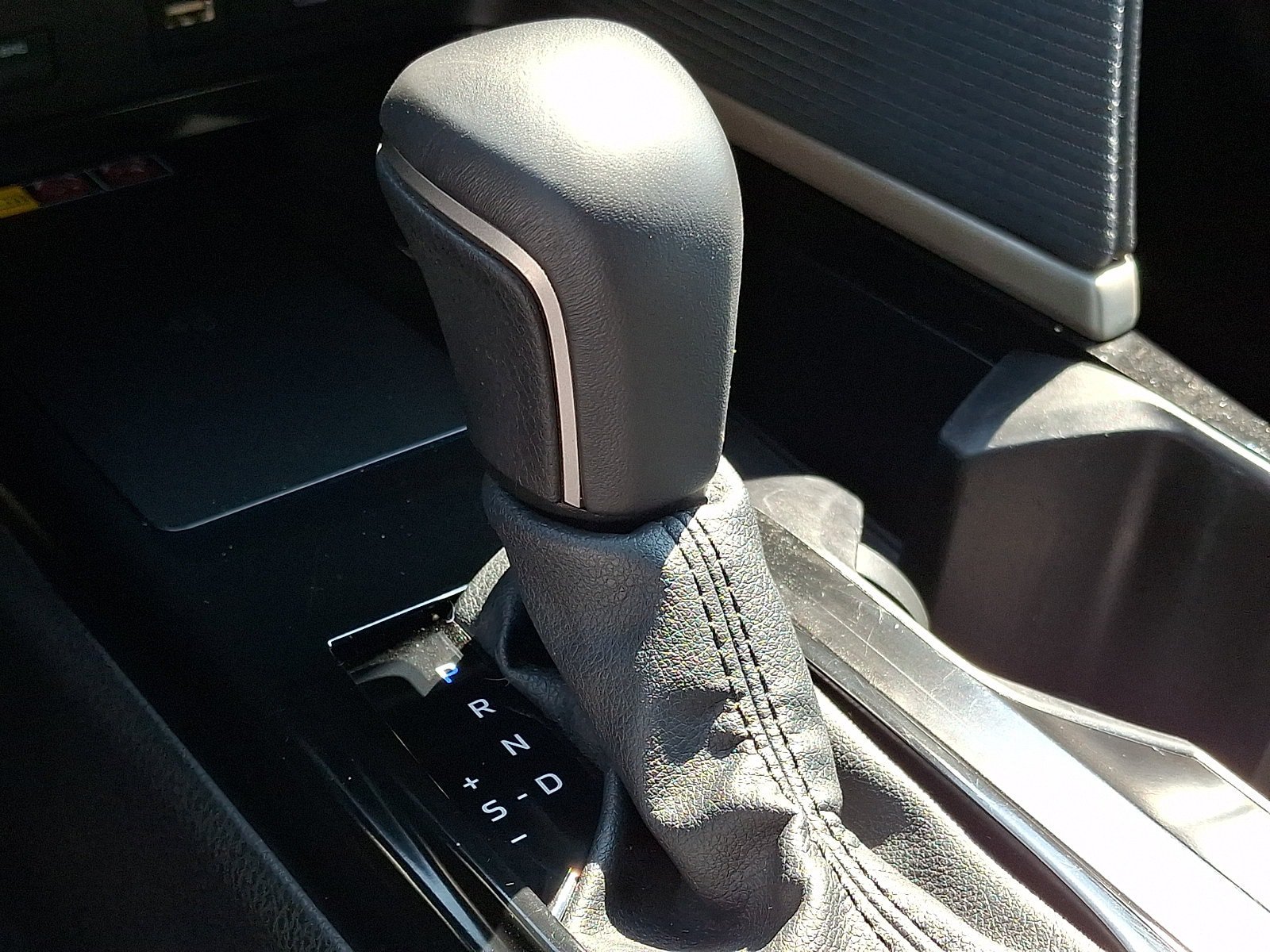 Certified 2025 Toyota Camry SE FWD image 15