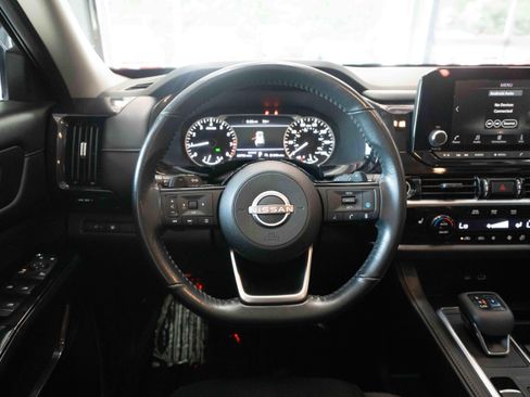 Used 2022 Nissan Pathfinder SV FWD image 21