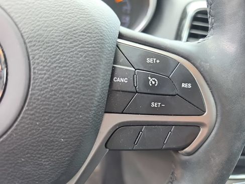 Used 2021 Jeep Grand Cherokee Laredo X RWD image 22