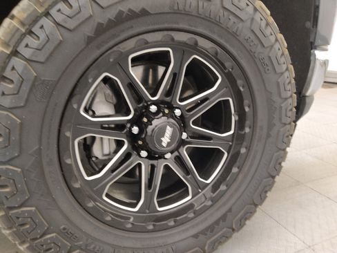 Used 2021 Chevrolet Silverado 1500 LT AWD/4WD image 31