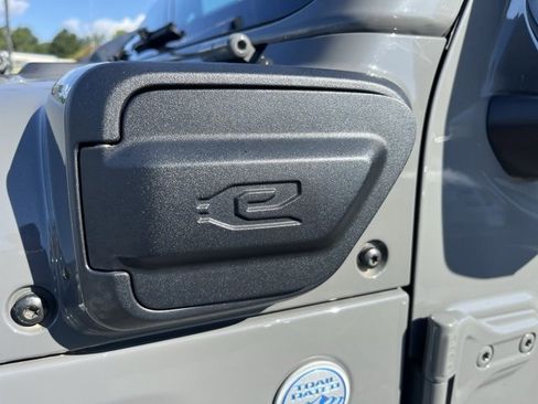 Used 2023 Jeep Wrangler Unlimited Sahara w/ Cold Weather Group image 32