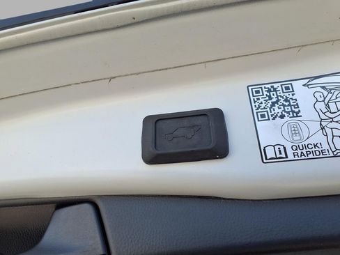 Used 2024 Toyota RAV4 Limited image 19