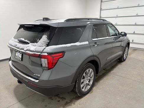 New 2026 Ford Explorer Active w/ Active Comfort Package image 4