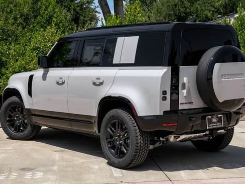 New 2026 Land Rover Defender 110 X-Dynamic SE AWD/4WD image 12