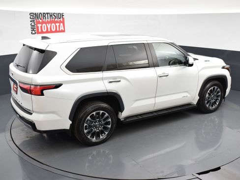 Used 2025 Toyota Sequoia Limited image 36