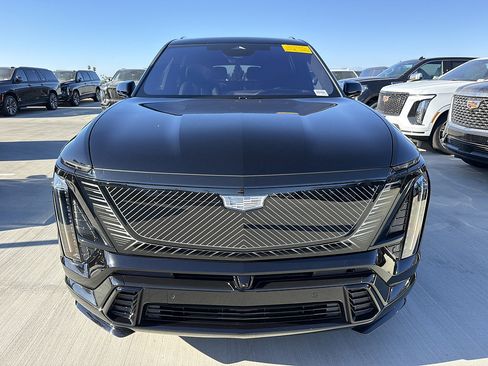 Used 2026 Cadillac Vistiq Platinum AWD/4WD image 1
