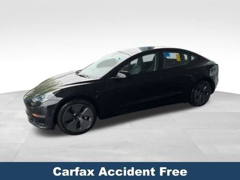 Used 2023 Tesla Model 3 Standard Range RWD image 2