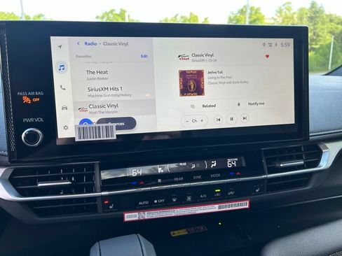 New 2026 Toyota Sienna XLE Woodland Edition AWD/4WD image 18