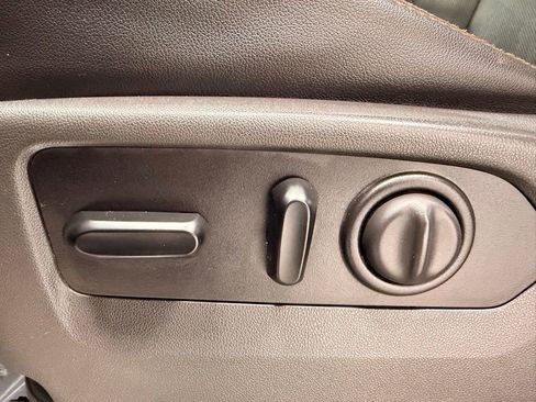 Used 2021 GMC Sierra 1500 AT4 w/ AT4 Premium Package AWD/4WD image 29