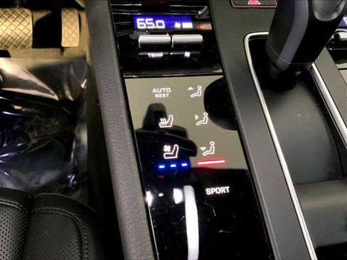 Certified 2025 Porsche Macan image 37