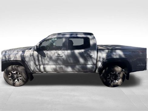 Used 2018 Toyota Tacoma TRD Off-Road image 10
