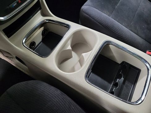 Used 2014 Dodge Grand Caravan SXT image 26