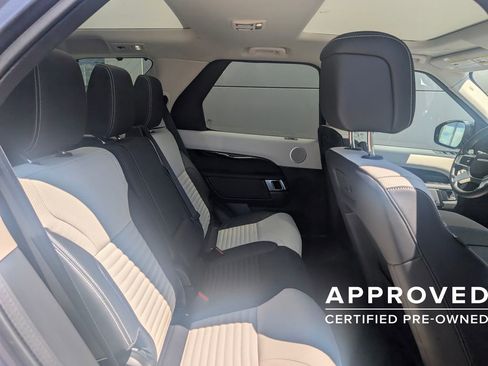 Used 2025 Land Rover Discovery S AWD/4WD image 13