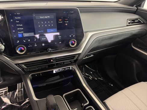 Used 2025 Lexus TX 350 AWD w/ Technology Package image 4