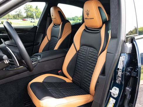 Used 2024 Maserati Levante Trofeo AWD/4WD image 26