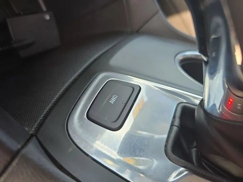 Used 2020 Chevrolet Equinox LS AWD/4WD image 27