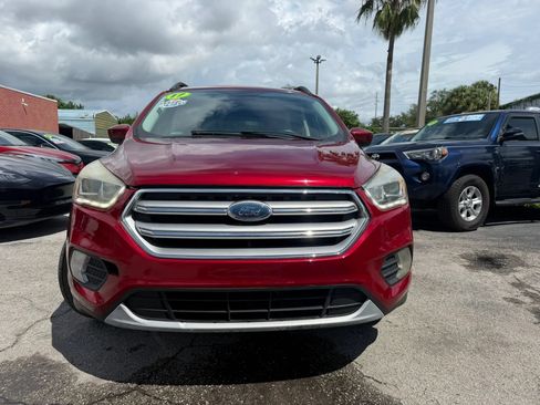 Used 2017 Ford Escape SE w/ SE Leather Comfort Package FWD image 2