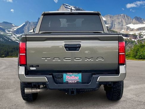 Used 2025 Toyota Tacoma TRD Off-Road image 4