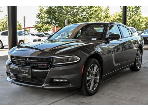 Used 2022 Dodge Charger SXT AWD/4WD image 4