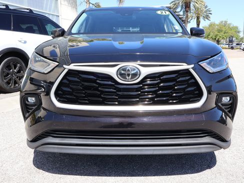 Used 2021 Toyota Highlander XLE image 13