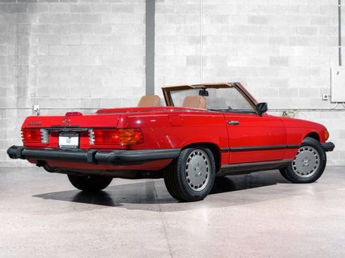 Used 1988 Mercedes-Benz 560 SL image 3