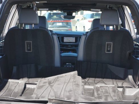 Used 2022 Buick Enclave Premium w/ Experience Buick Package image 38