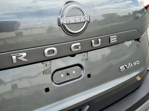 Used 2023 Nissan Rogue SV image 28