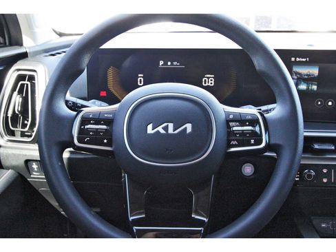 Certified 2025 Kia Sorento LX image 15